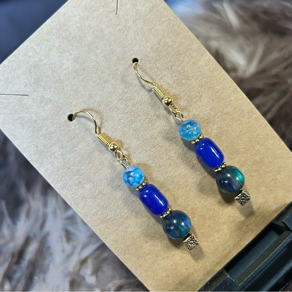 Handcrafted dragon vein agate cat eye glass earrings - Picture 1 of 5